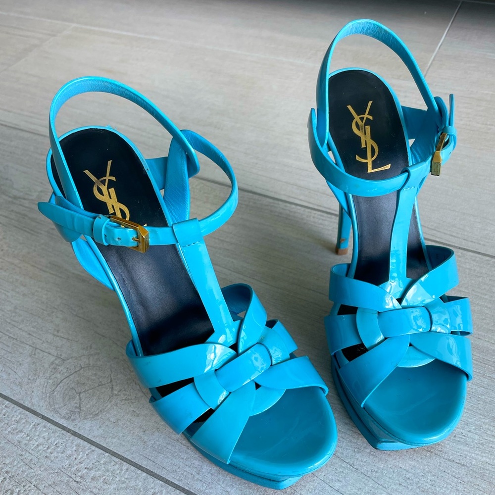 Saint Laurent
Tribute patent leather sandal
37.5 EU, size 7 US